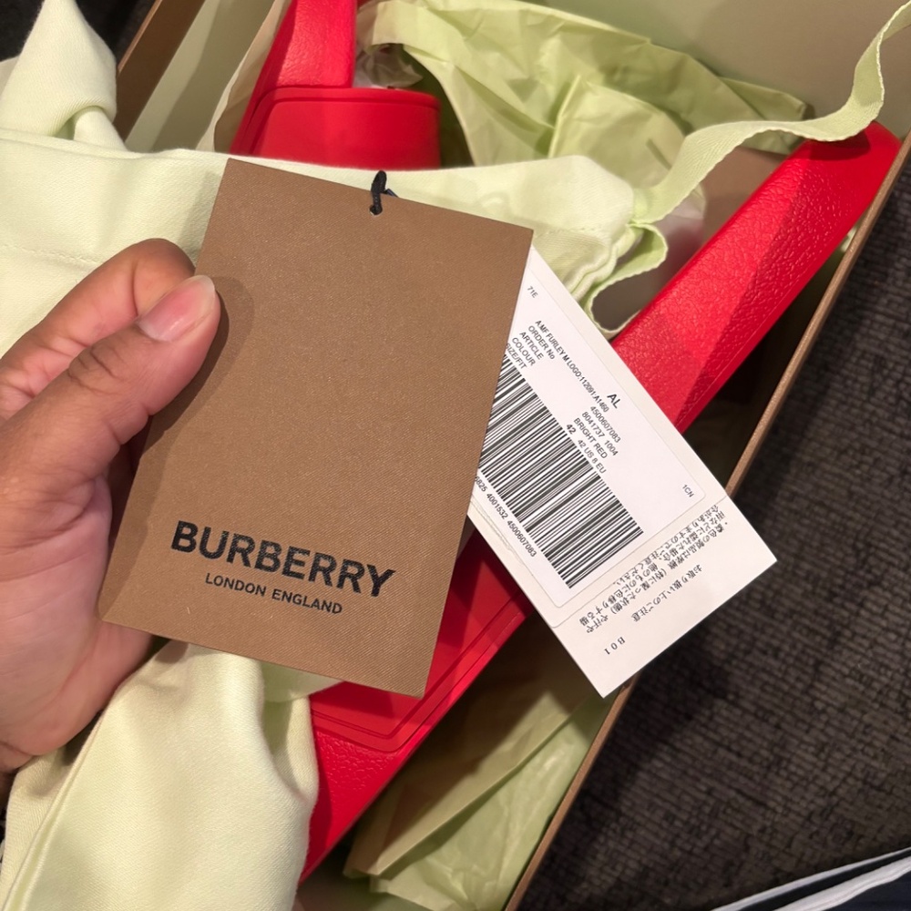 Burberry Slides - Picture 2 of 5
